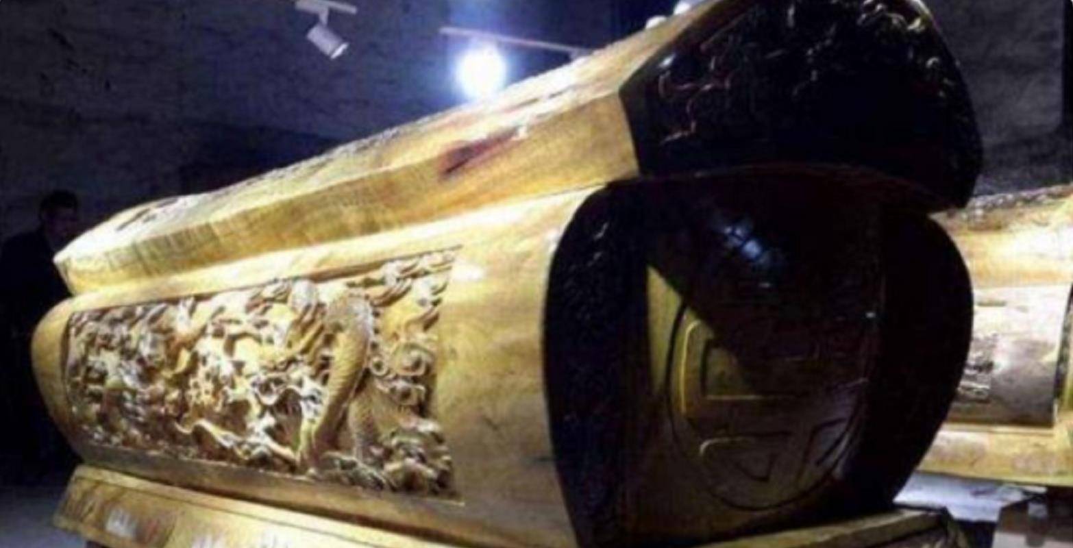 2011年,浙江挖出一口金丝楠木棺材,估值3亿,牵出一