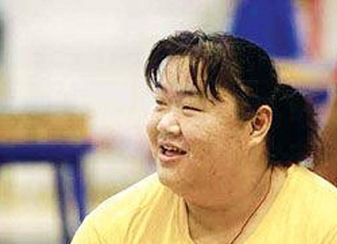 运动员唐功红:奥运会上舍命一举,为国夺冠后七窍流血,现况如何_举重