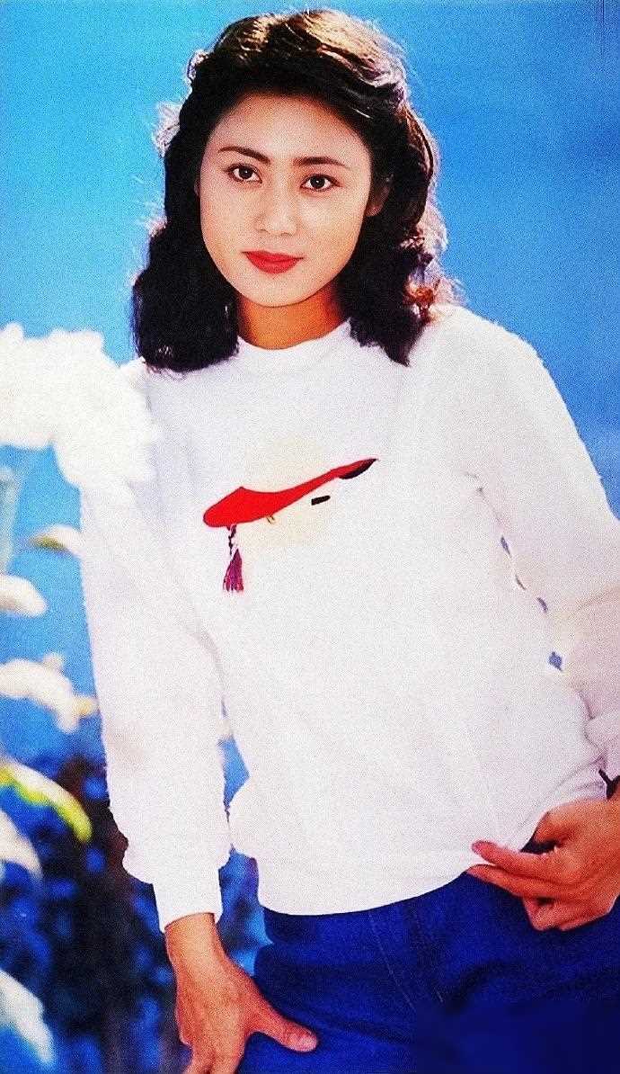 昔日八一厂厂花 被王心刚看好 却被刘晓庆抢风头 如今68岁依_李岚