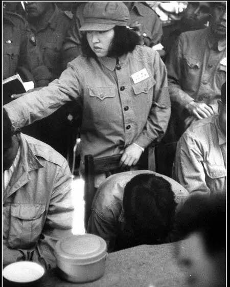 朝鲜战场唯一被俘女志愿军年仅16岁,经历坎坷一辈子山村做老师_杨玉华