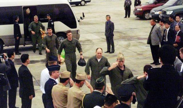 去年4月,阮国琴写了一本名为《守望南海-离开王伟的日子》的书,她说