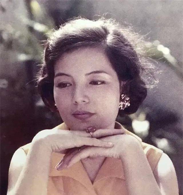 和父母一起自杀,抢别人老公,琼瑶的人生远比你想象的更"狗血"_母亲