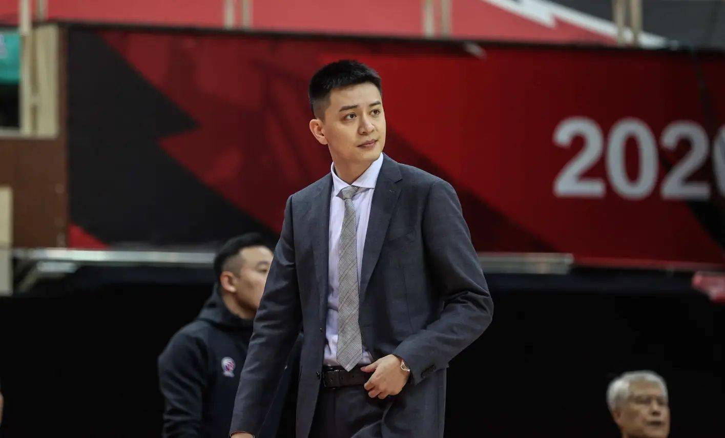 洛佩斯对于刘彦宇上不怎么感冒,哪怕是在韩德君有伤病隐患,李晓旭年龄