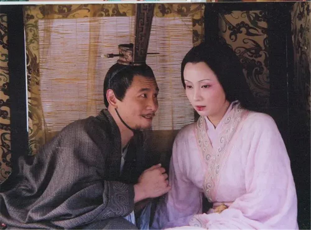 投资5000万的《汉武大帝》,拍摄困难重重,陈宝国直言不再演皇帝_胡玫