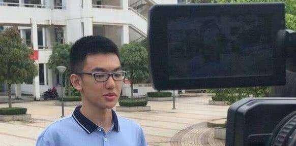 还记得去年高考裸分730的杨晨煜吗?
