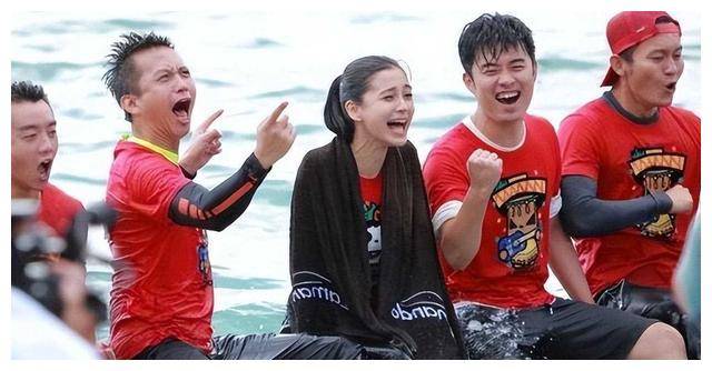 杨颖命运坎坷,同行同情._黄晓明_质疑_形象