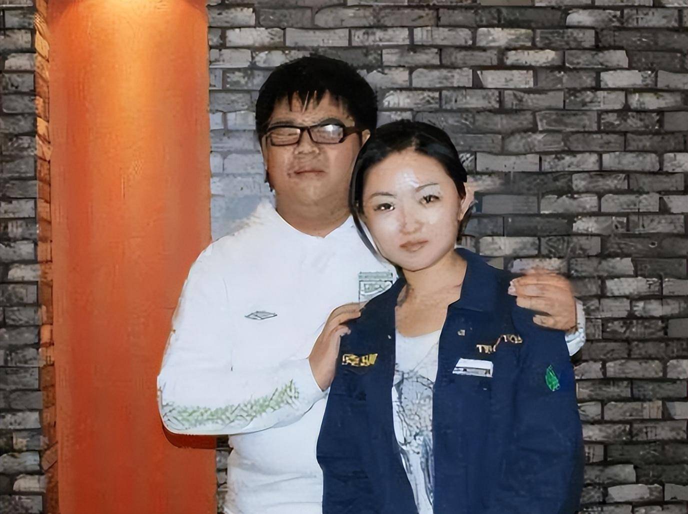 失明歌手杨光:爆红"耍大牌"被雪藏,如今娶妻生子,过平凡生活_外婆