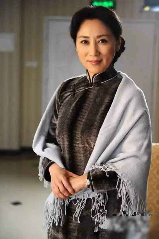 李岚,一个曾经的"一枝花",一个在岁月中沉淀的好演员.