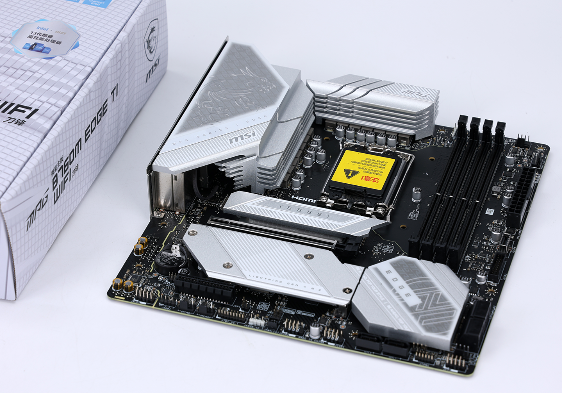 作为微星刀锋系列首款b板,mpg b760m edge ti wifi刀锋钛主板,颜值