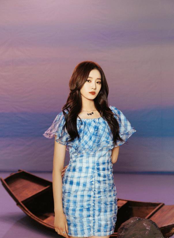 徐艺洋机场生图流出,看她无修图下真实腰型,怕是被上帝吻过_时尚_look