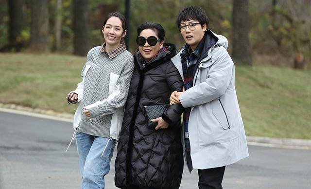 深度分析向太是如何手撕向佐的历任前女友的_黄婉佩_恋情_王秋紫