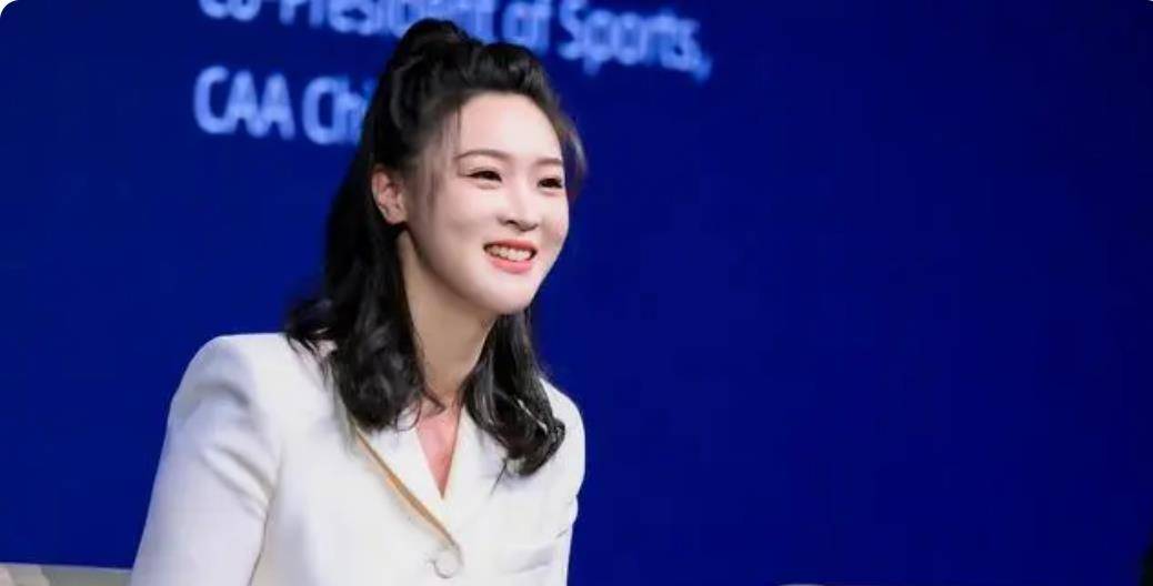 前队长与姚明罕见同框,秒变小鸟依人仍旧貌美如花_惠若琪_曾春蕾_球迷