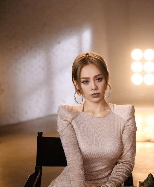 宁静豪横送"姐姐"钻戒,看到她家的装潢,才懂她哪来的底气离婚_造型