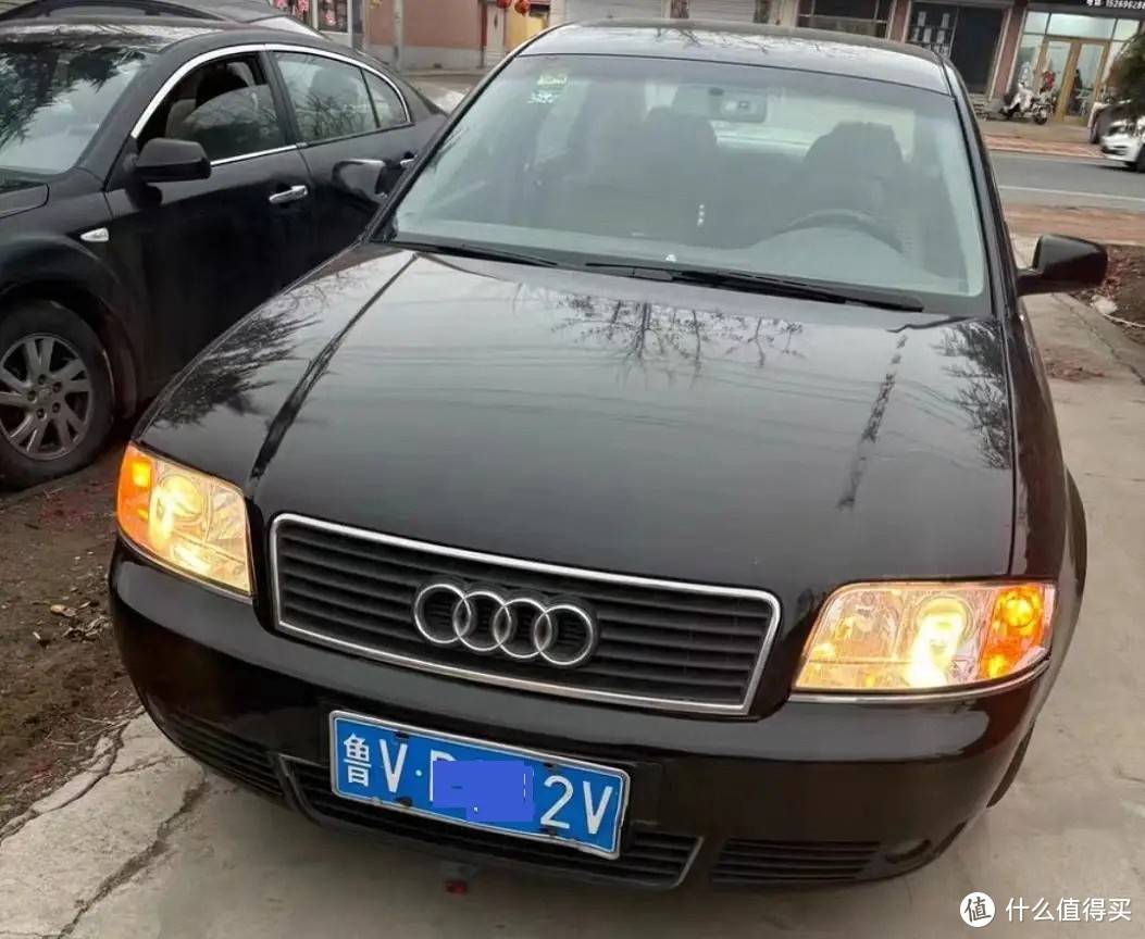 小伙花8千买辆手动挡奥迪a6,一汽奥迪生产,方向盘上无任何按键