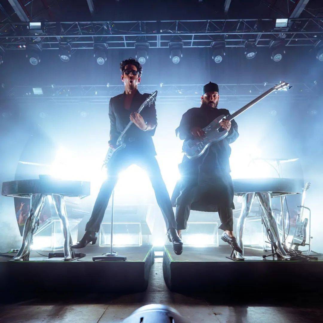 david macklovitch在9岁以前,都在听父亲的唱片——the beatles,bob