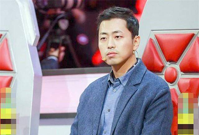 他清华毕业不上班,生个女儿,一学期只上半学期,把