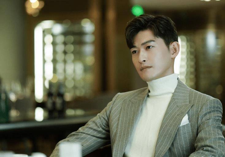 最后要说的就是张翰了,在小编的印象当中他比较有名气的作品,就是一