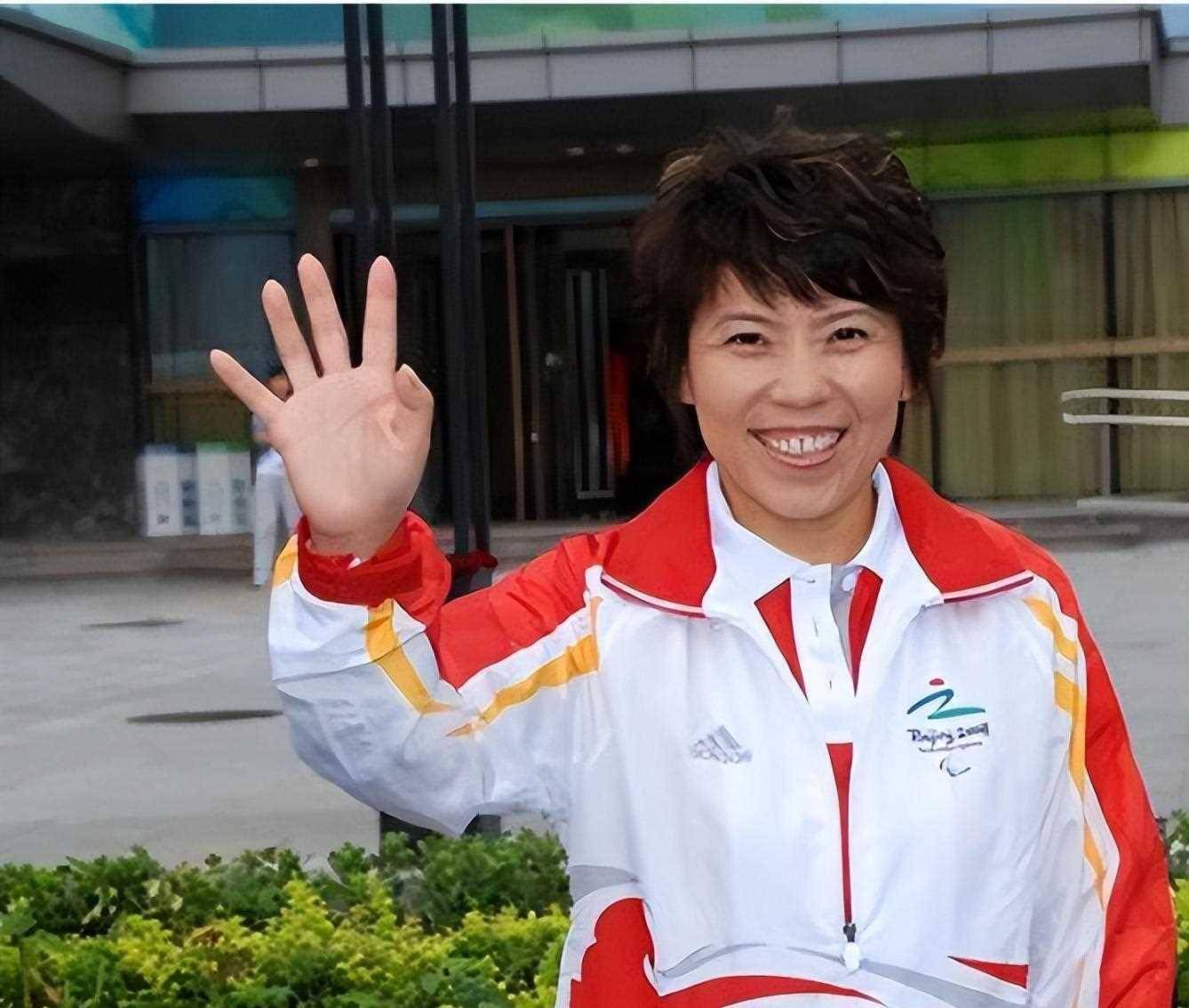 "乒坛传奇"邓亚萍:身价上亿,男子身居高位,儿子现状让人意外_体育