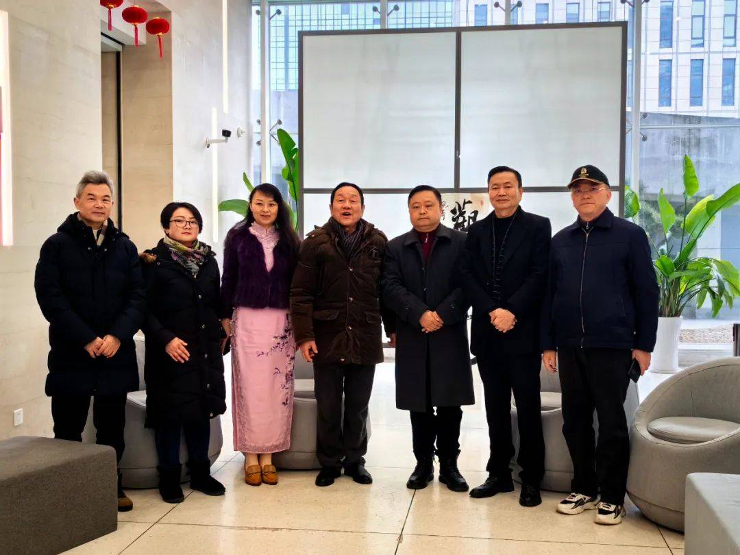 中国明星书画院收藏家刘亚隆先生石画展在贵州省图书馆北馆开幕_奇石