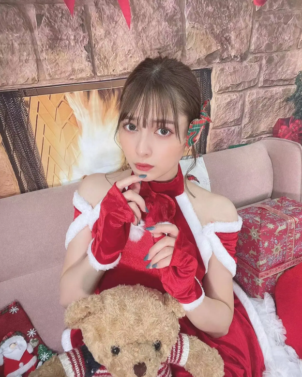 安洁拉芽衣:日本混血模特,时尚界的新领军人物,给大家晒晒_身材_气质_