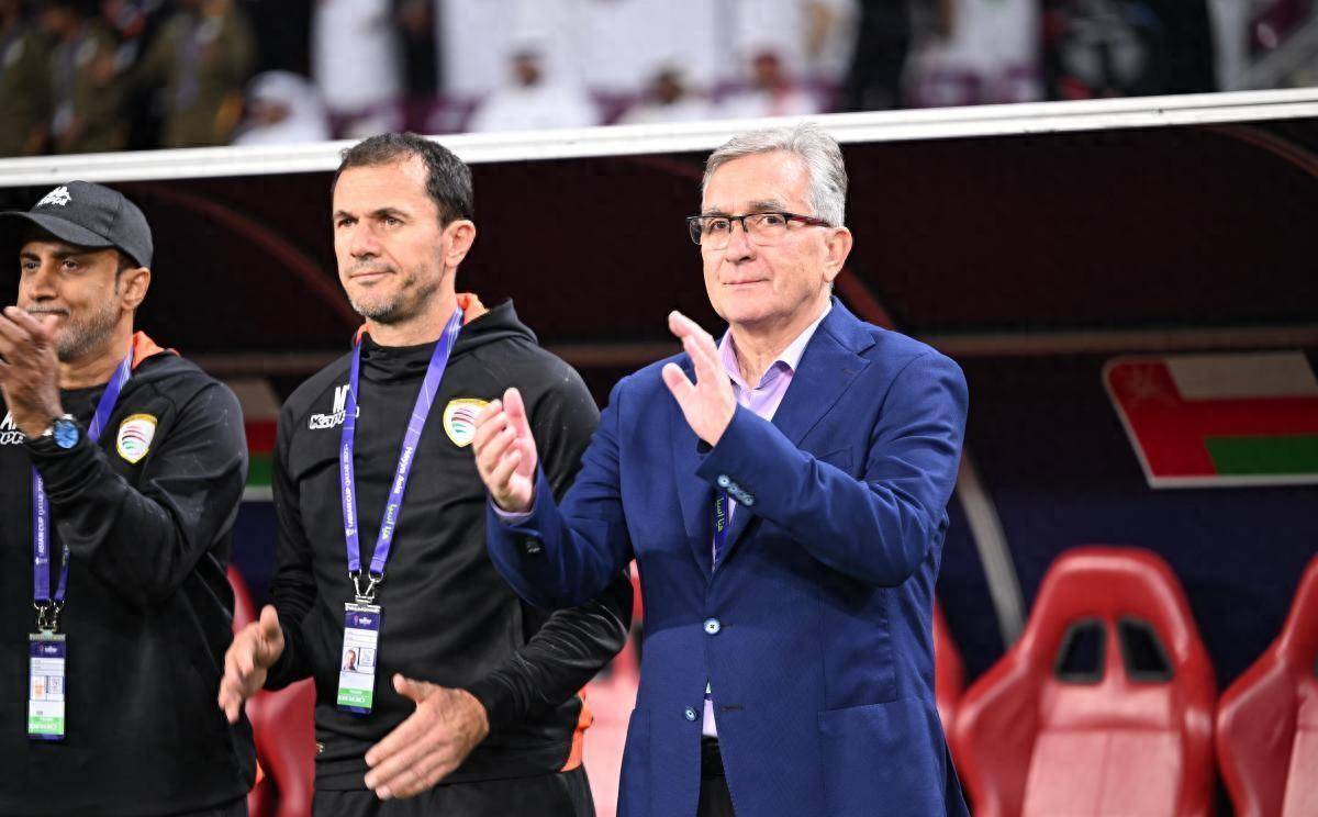 伊万上任或迎来三把火_中国_助理教练_进行了