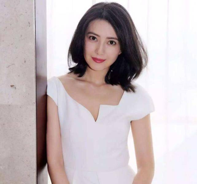 高圆圆少女时期旧照曝光,造型清纯可人,初恋女神!_赵又廷_电影_短发