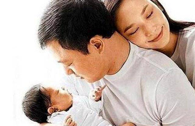 遗憾的是,尽管吴佩慈已经为纪晓波生下了4个孩子,可是吴佩慈还只是