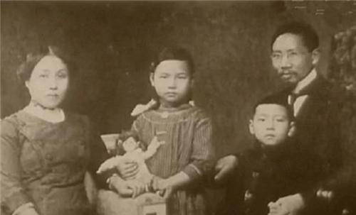 他专注教育45年,国士无双,却欠下千元药费,死后无