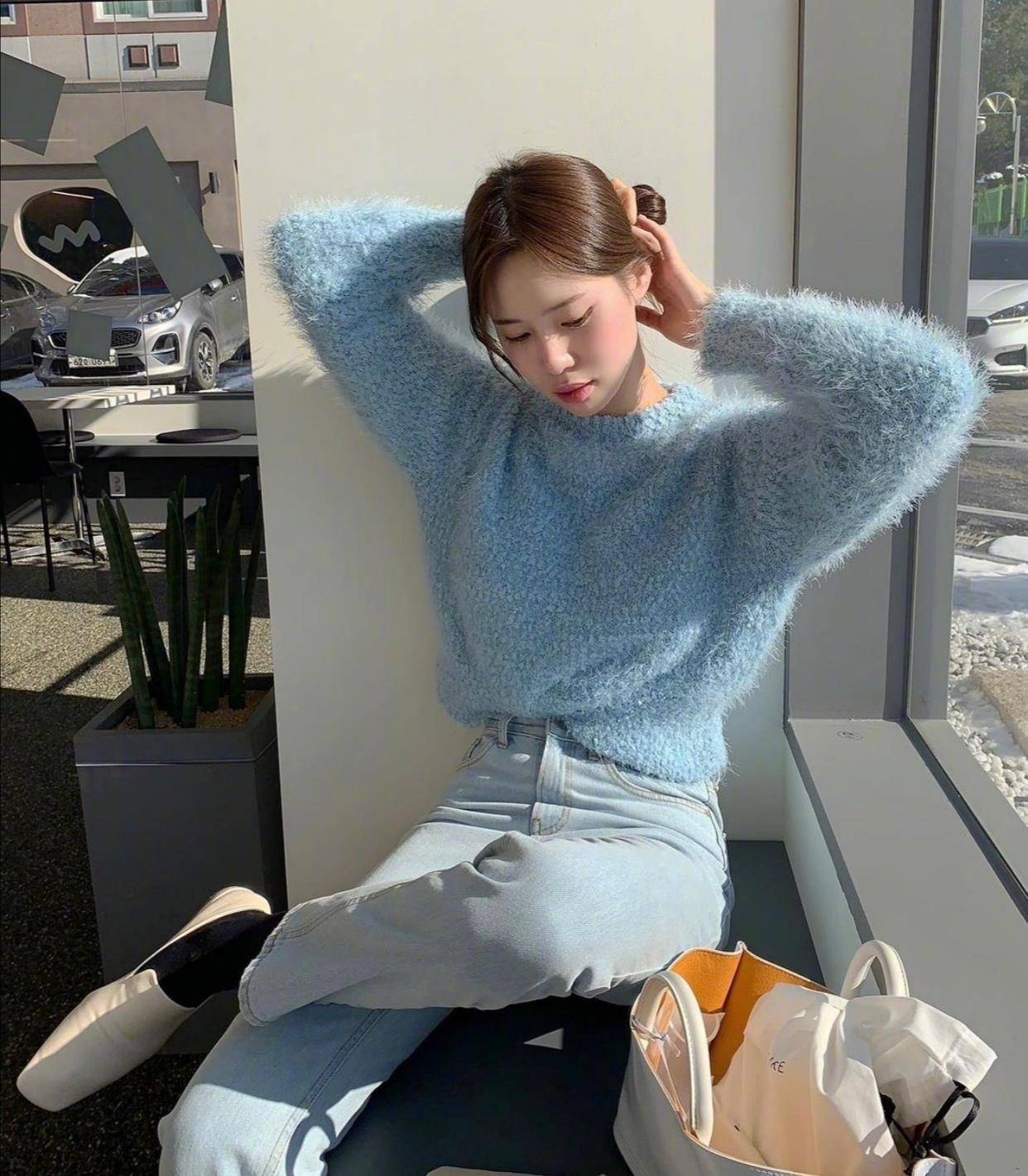 秋冬花式百搭毛衣穿搭示范,一键get温柔气质,尽显女神范_衣服_时尚