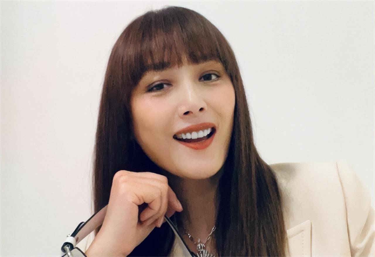 任达华:一生只有一段情,因爱丁克,却在50岁看到女儿泪流满面_琦琦