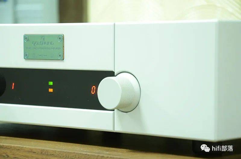 瑞士 高文 goldmund telos 390.5 合并功放_接地_的设计_金属
