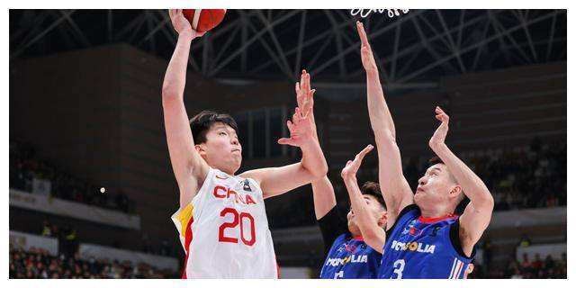 姚明表情对比,杨瀚森三次扣篮背后的秘密,引发热议!_内线_球员_1