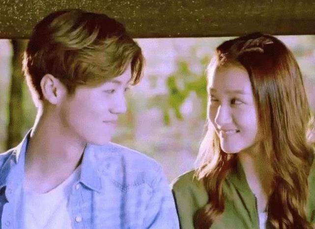 鹿晗填资料时被拍到"手机号",粉丝添加微信后,瞬间被个性签名甜到了