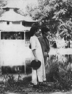 她一生仅31岁,当过佣人,姘妇,出气包,抱怨痛苦全因