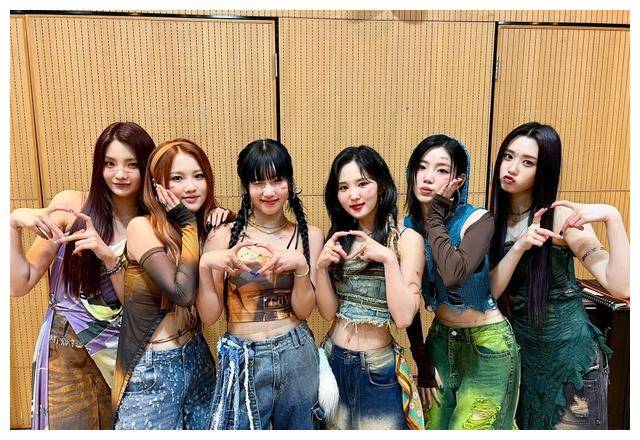 他刚刚完成回归的女团tribe的演出也因此被取消和延期