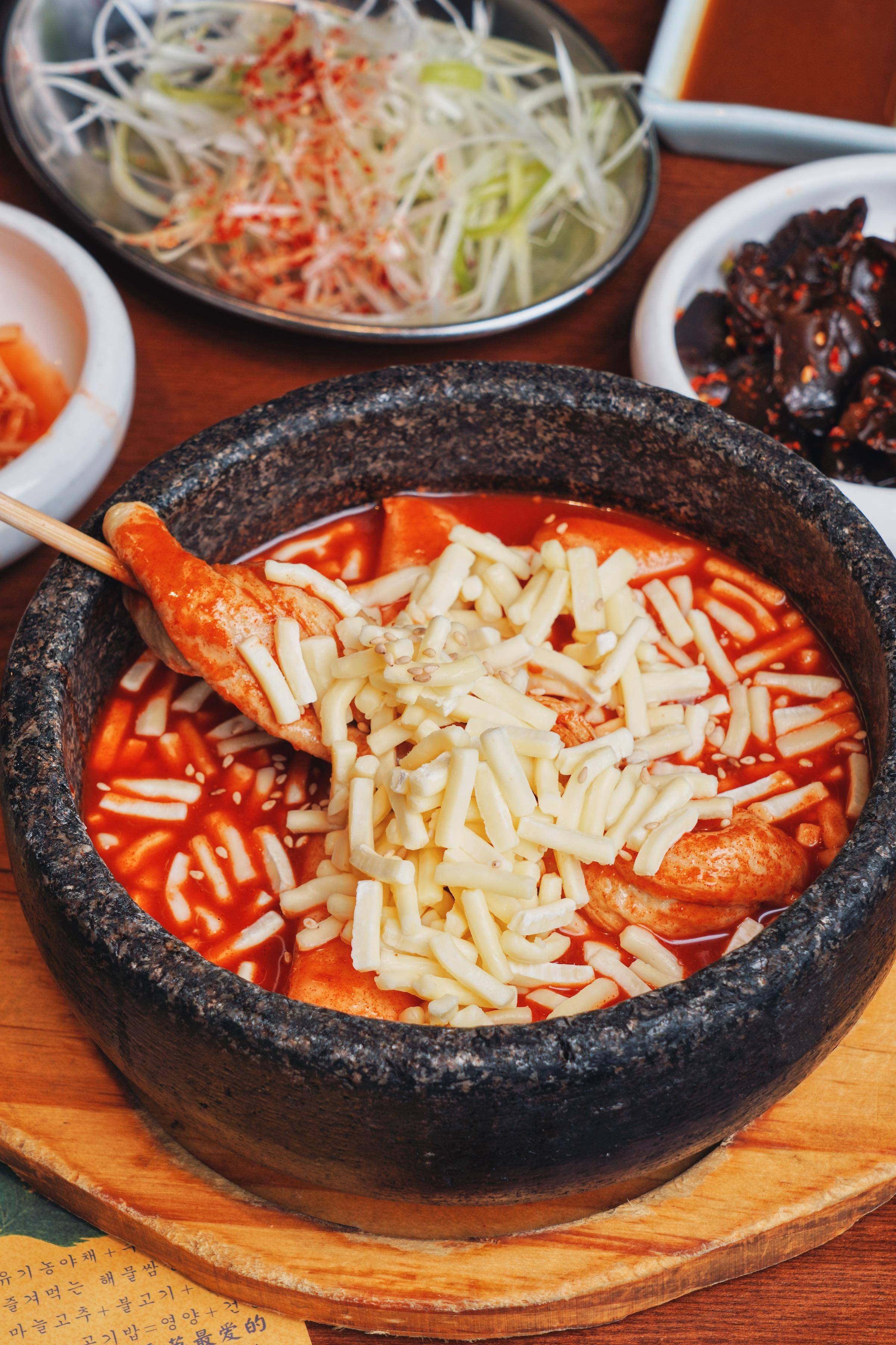 朴秀英韩国传统烤肉,品尝传统韩国风味