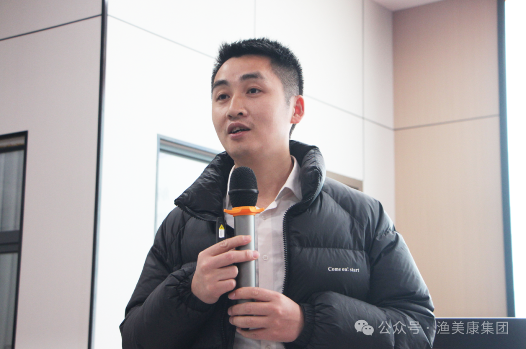 渔美康小龙虾品种主任蒋龙强对重点动保产品的使用方法,竞品分析等