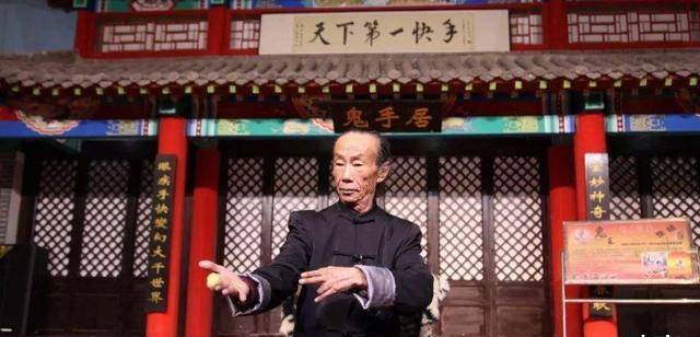 "鬼手"王保合:用60多年成就"缩骨功",却在最后一战出意外_表演_演出