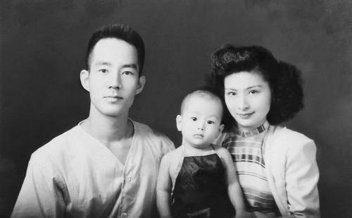 不久,婉儿又怀孕了,这可把小两口高兴坏了,然而谁也没想到,这一次怀孕