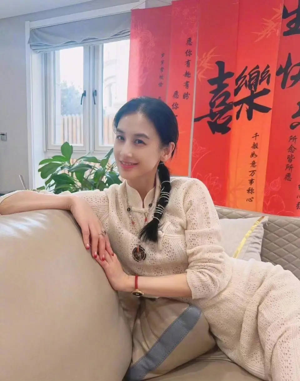 朱梓骁直播带货引争议,曾志伟力挺遭打脸,贾乃亮黄圣依躺枪