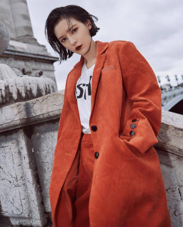 穿"无痕裙"活动,好身材让外国人不敢看_张予曦_形象_小优