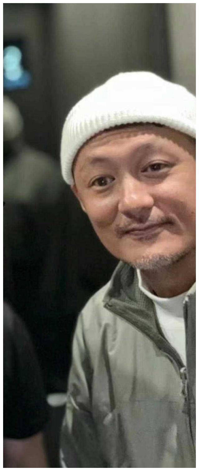 余文乐42岁近照曝光,容颜已苍老成老伯,大小眼严重!_生活_岁月_家庭