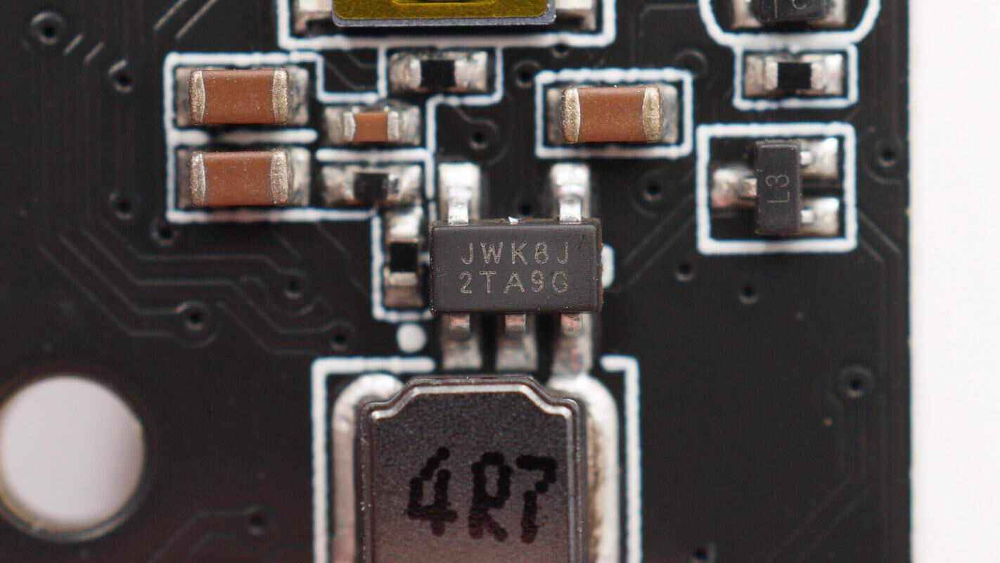 同步降压芯片来自杰华特,型号jw5250s,是一颗内置开关管的同步降压