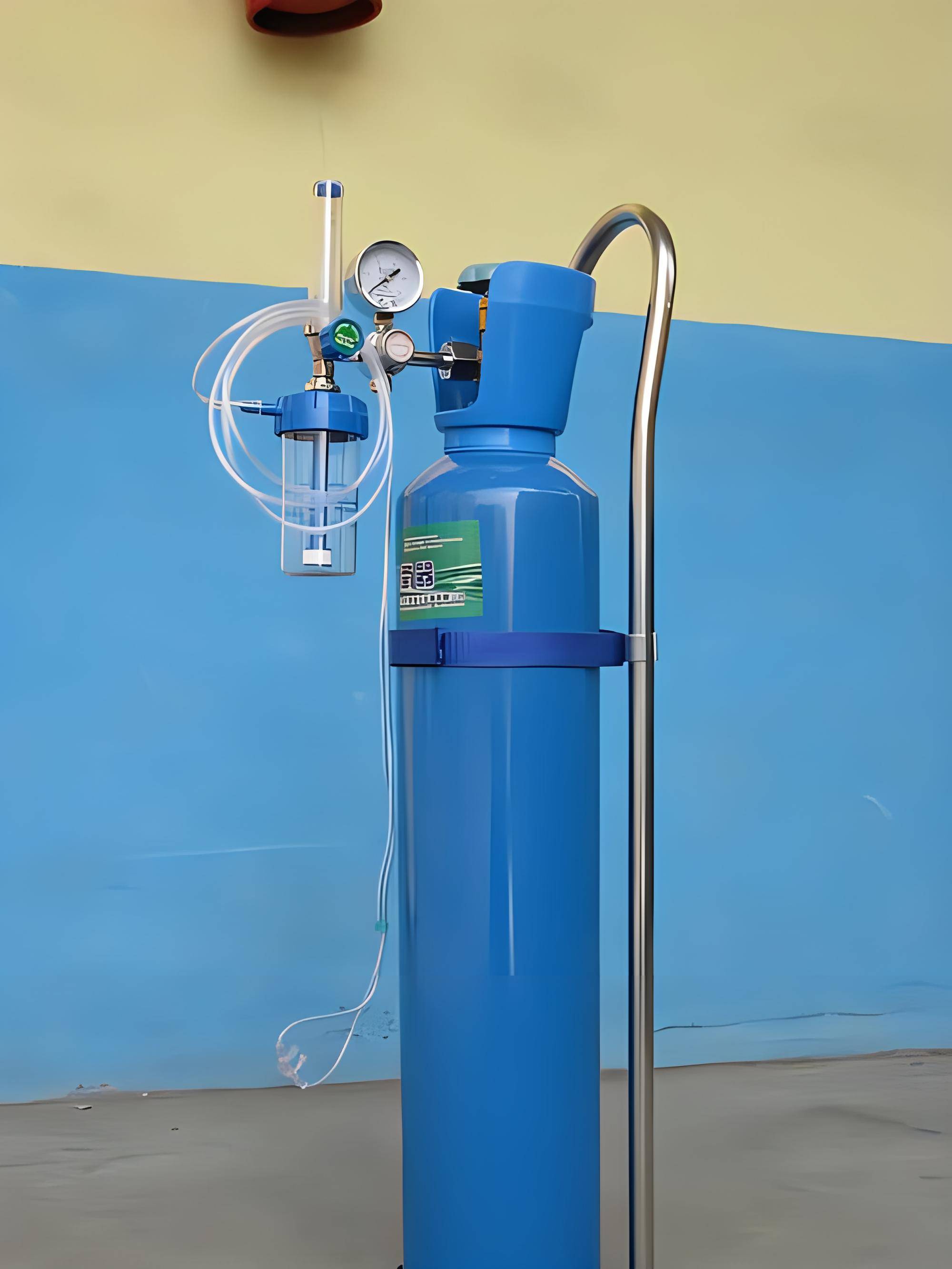 医用氧气瓶是医院,急救站,疗养院等医疗机构常用的设备之一,用于提供