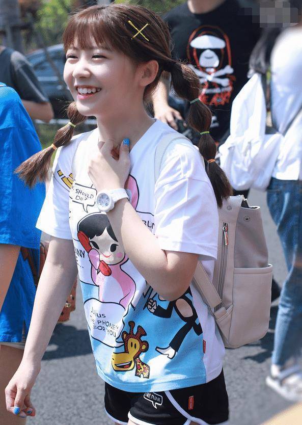 创造营2022:出现第二个赖美云,穿制服甜美可爱,美成