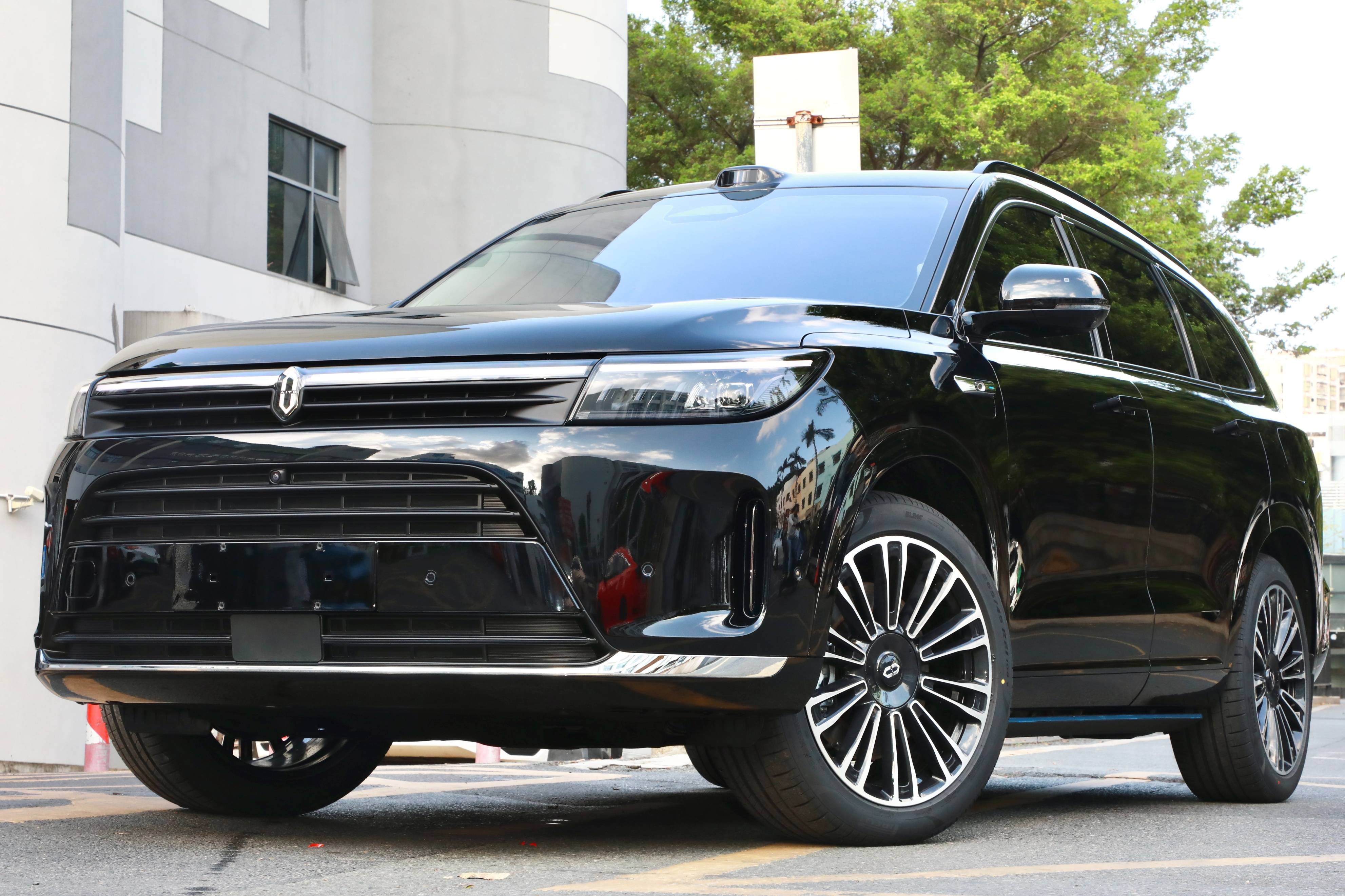 提车即到店,问界m7装贴face guard隐形车衣!