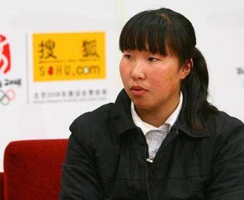 奥运冠军夺19枚奖牌,退役后20万奖金被扣,为生活带