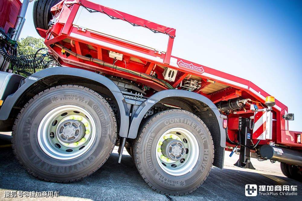 750马力,带你见识一台沃尔沃fh16消防牵引车,这配置真少见_搜狐汽车