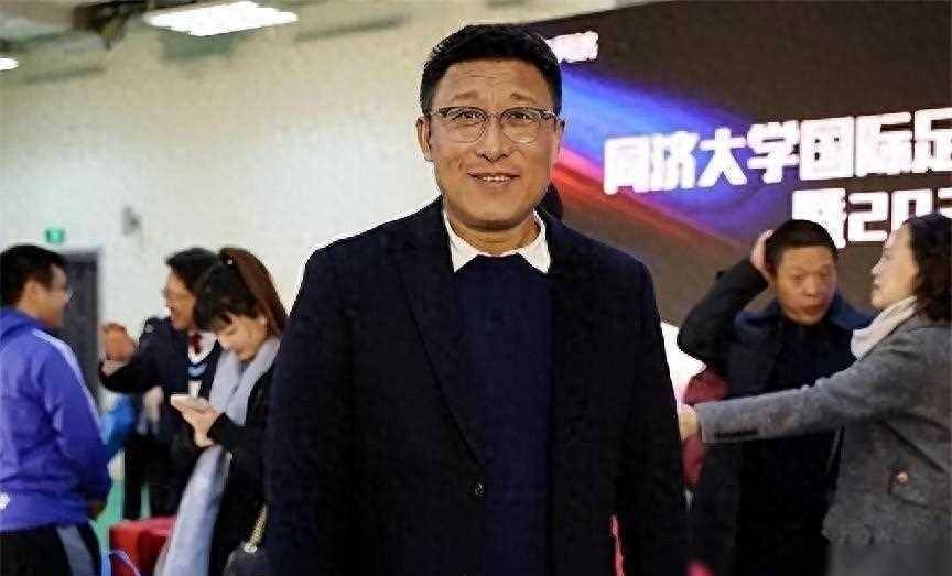 21年亲属揭秘张恩华伤因:饮酒后突发心梗离去!