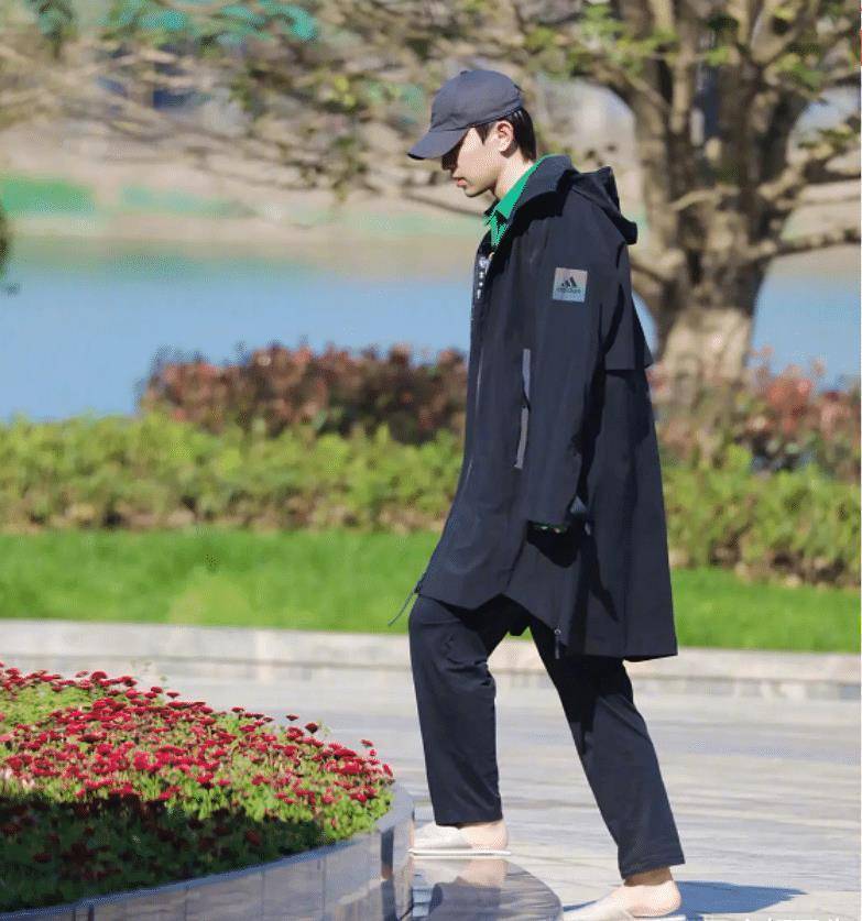 《极限挑战7》路透:邓伦素颜出镜太惊艳,但身材比例"翻车"了_化妆